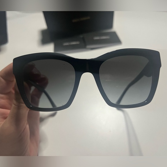 Authentic Dolce&Gabbanna Sunglasses -DG4384 - Picture 8 of 12